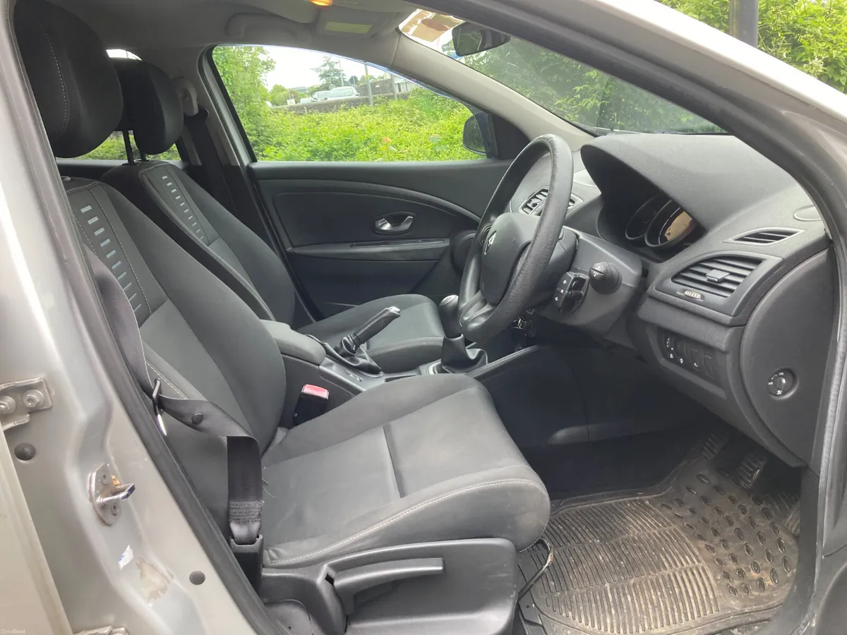 2010 Renault Megane 1.5 Diesel Hatchback - Image 4