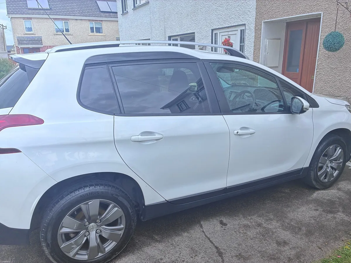 Car - Image 4