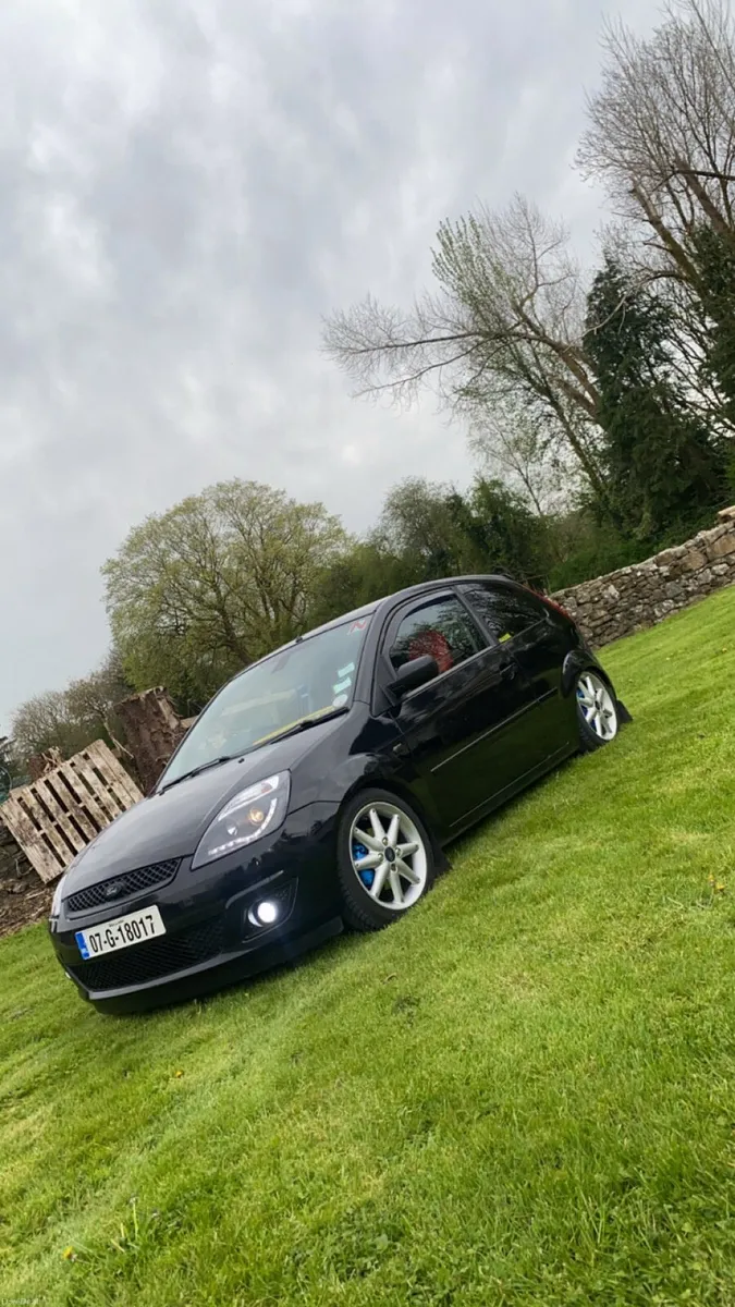 Ford Fiesta - Image 1