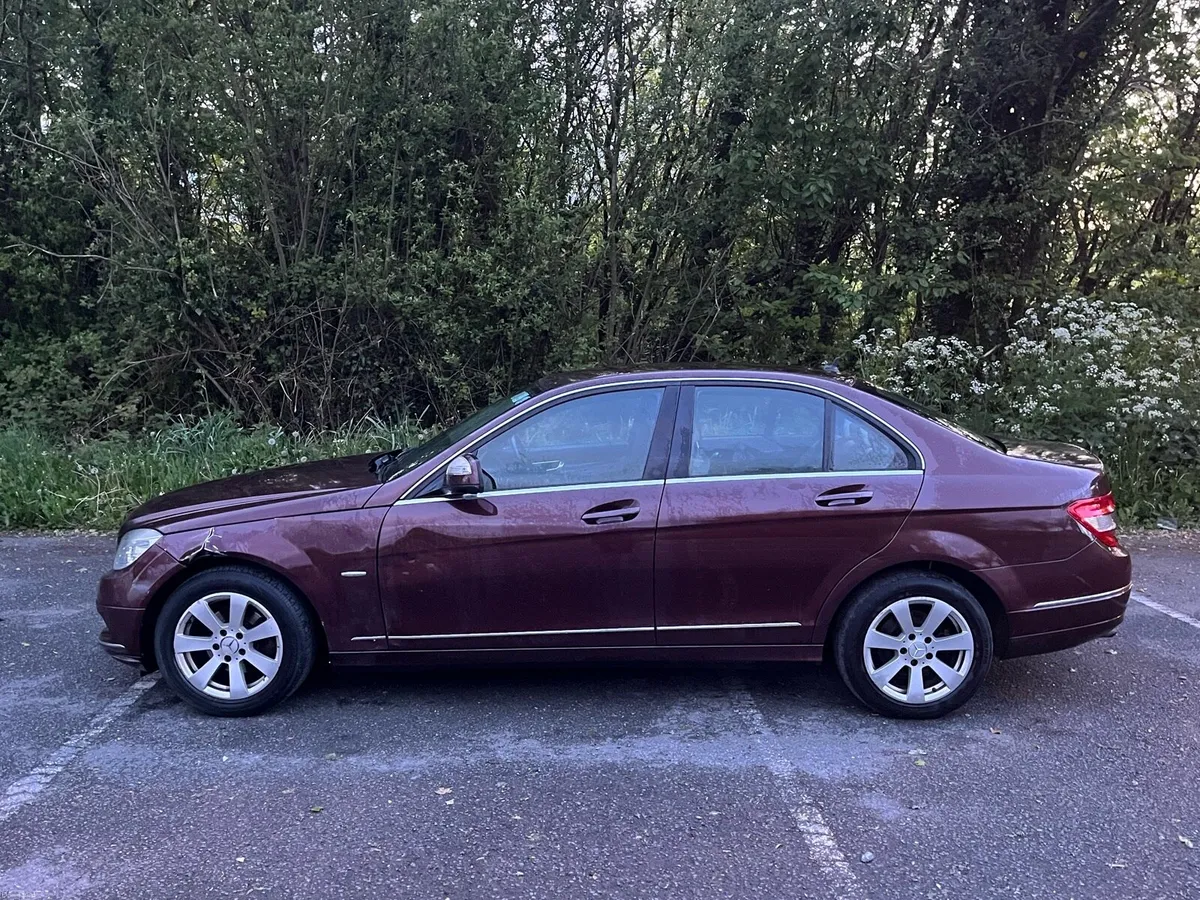2008 c220 cdi Mercedes - Image 4