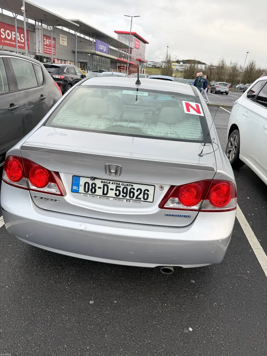 Car Honda civic saloon - Image 2