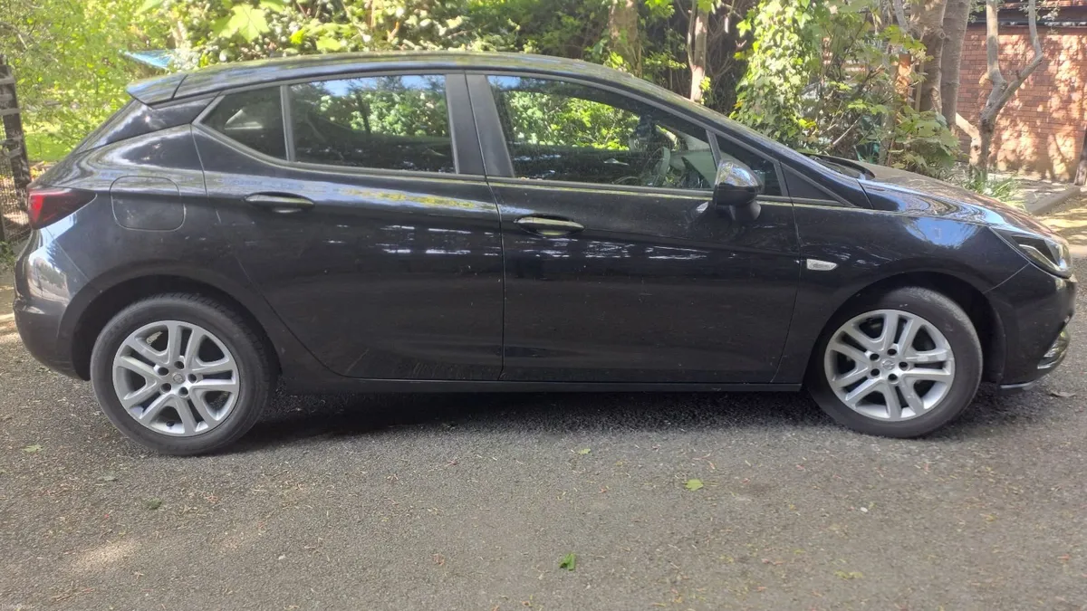 Opel Astra 2016 - Image 2