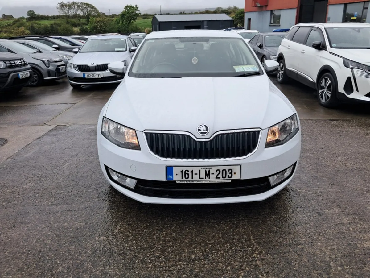 Skoda Octavia AMBITION 1.6 TDI 90HP 4 4DR - Image 4
