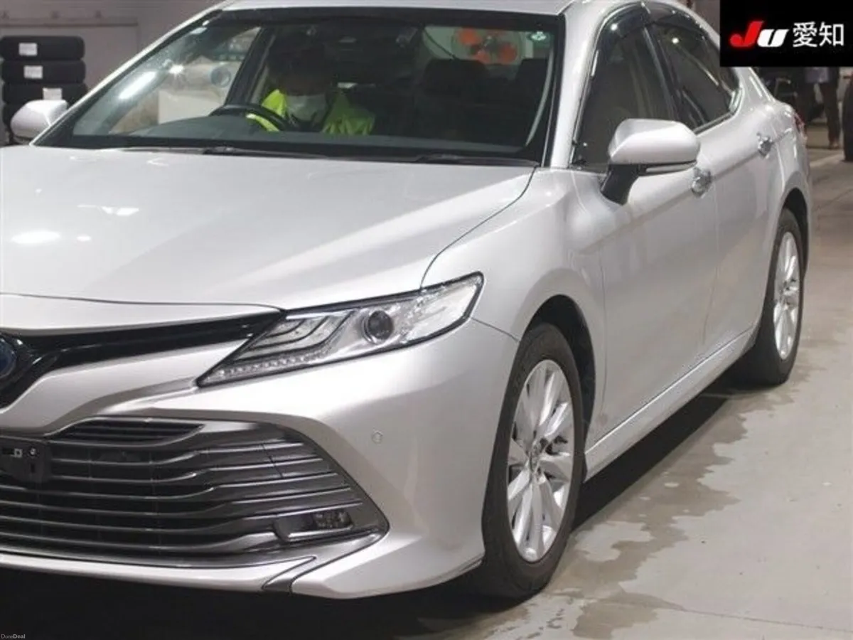 Toyota Camry 2020/2 very clean car - Image 2