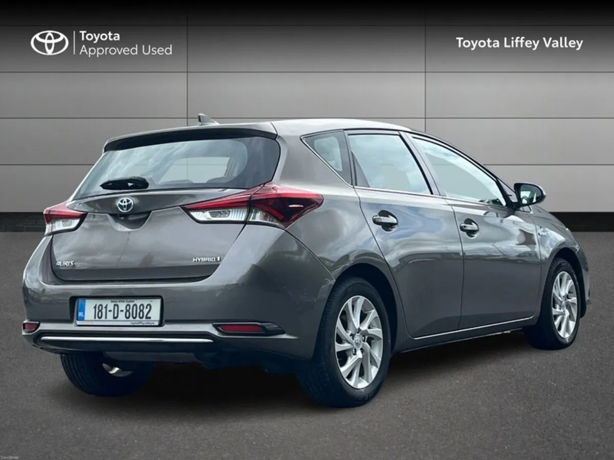 Toyota Auris AURIS HYBRID LUNA 5DR - Image 2