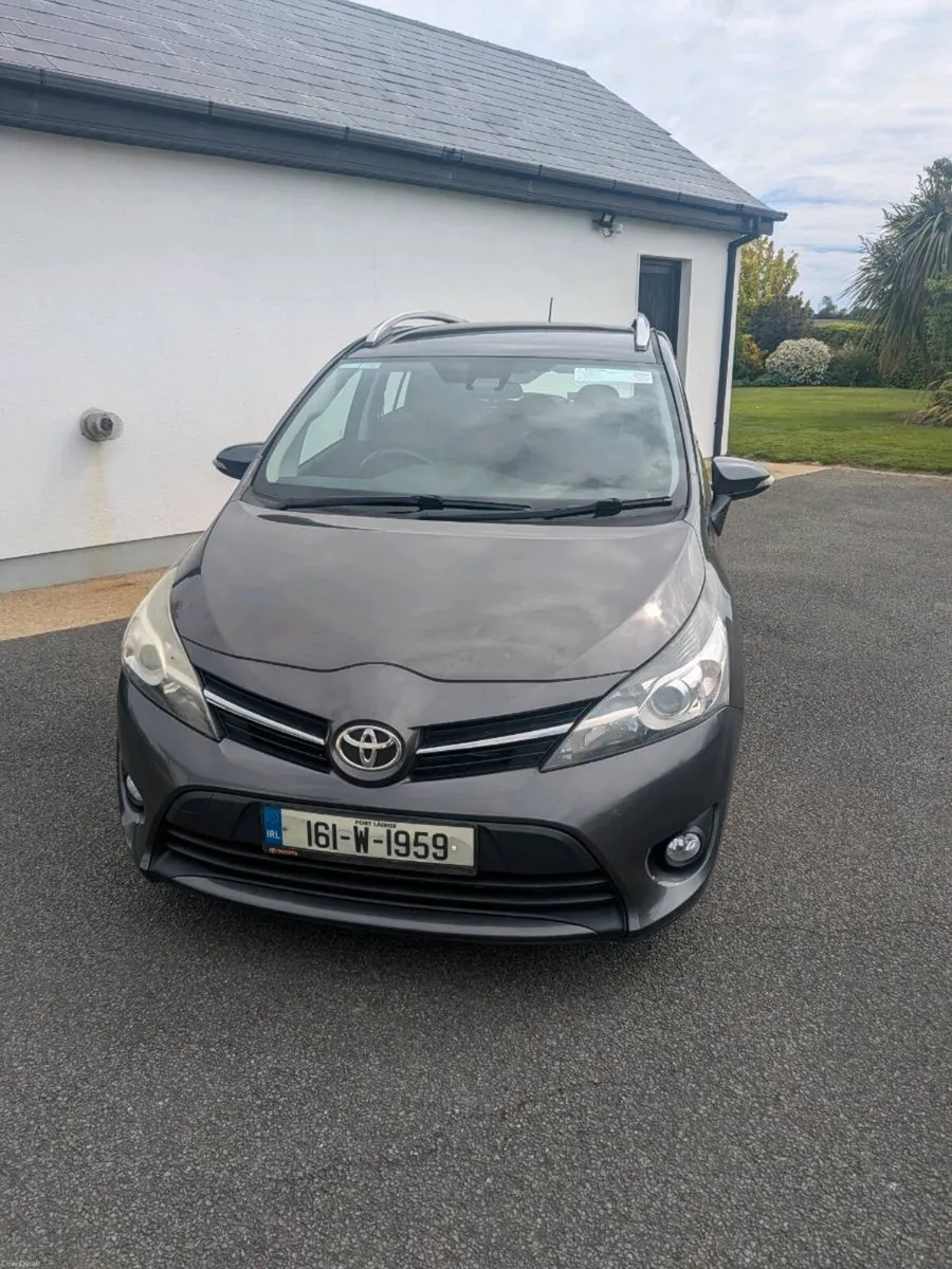 Toyota Verso 7 Seater MPV - Image 1