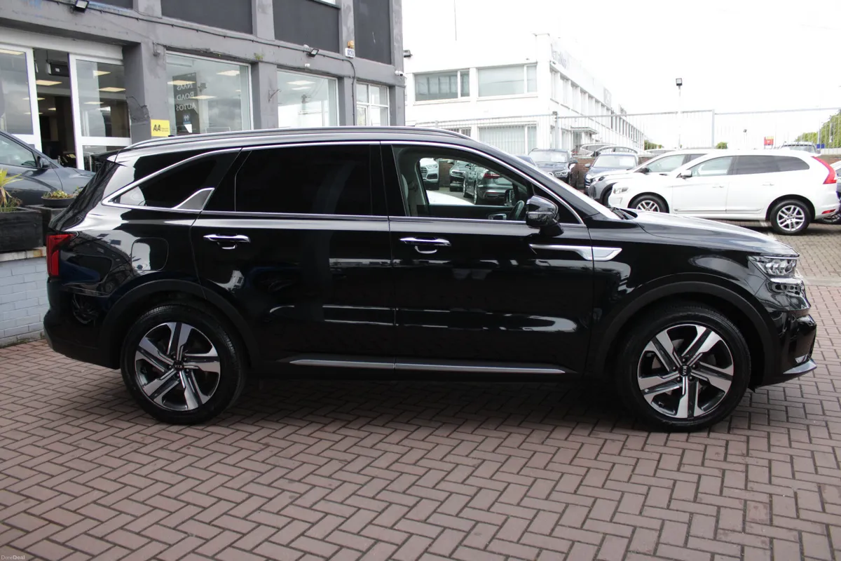 2021 KIA SORENTO 1.6 PHEV K3 4X4 7 SEATS - Image 3