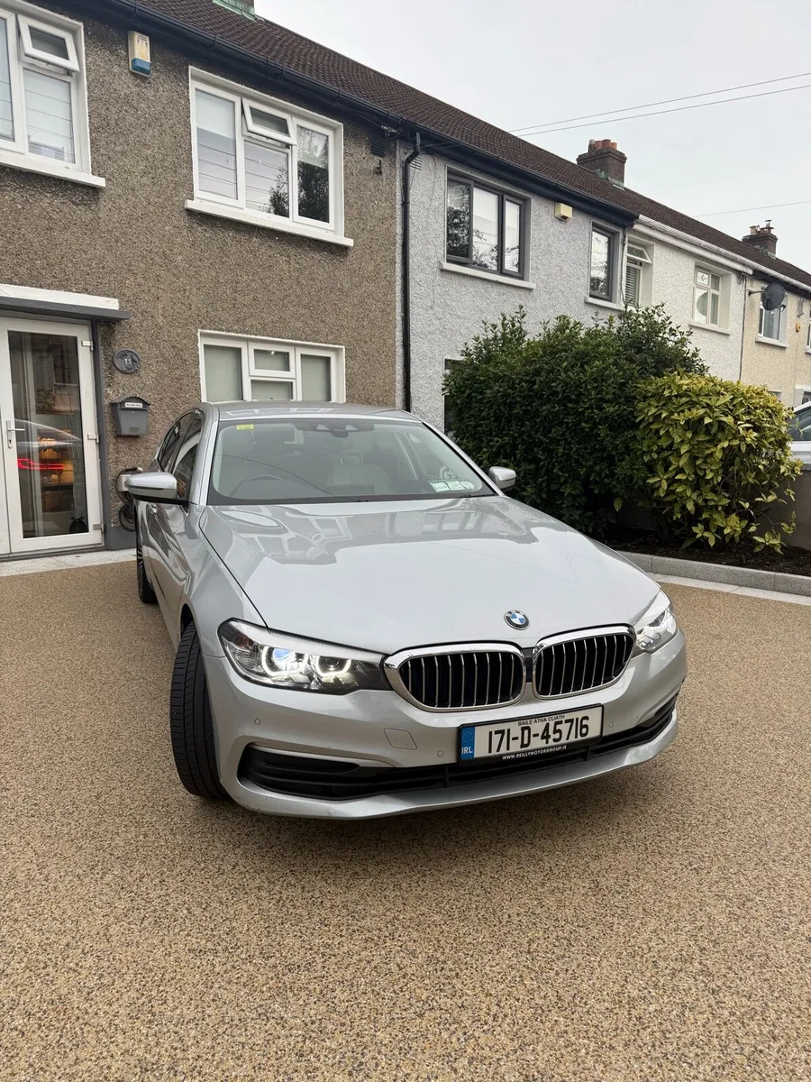 BMW 520d low miles, CarPlay - Image 1