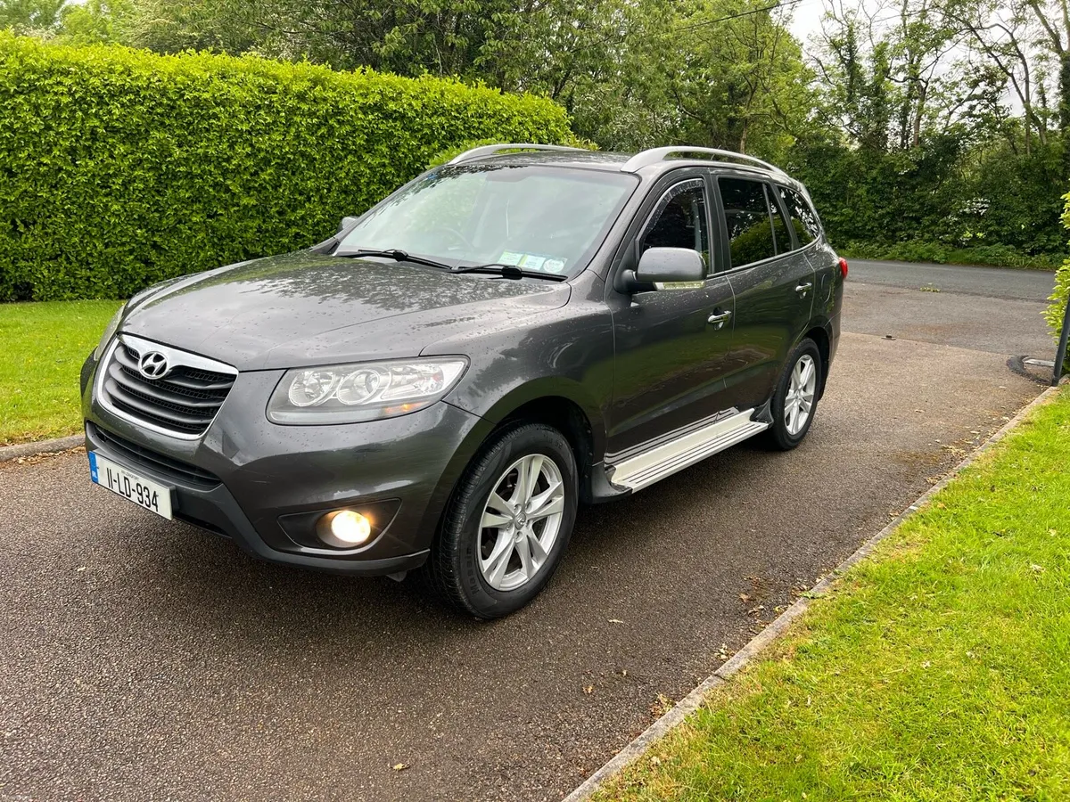 11 HYUNDAI SANTA FE 2.2 4x4 7 SEATER - Image 2
