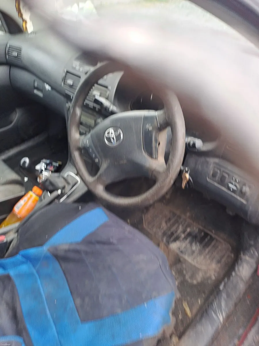 Toyota Avensis 2005 - Image 1