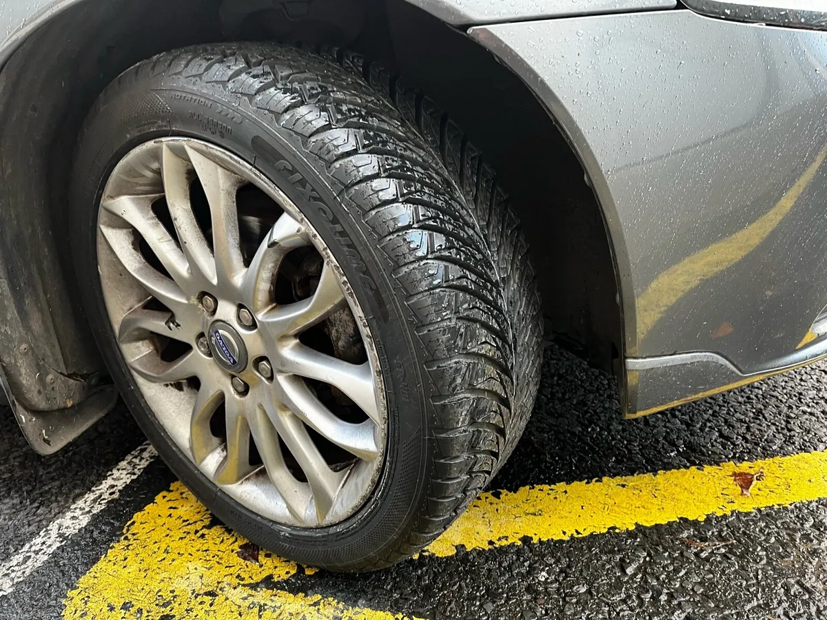 Volvo S40 SE - Image 4