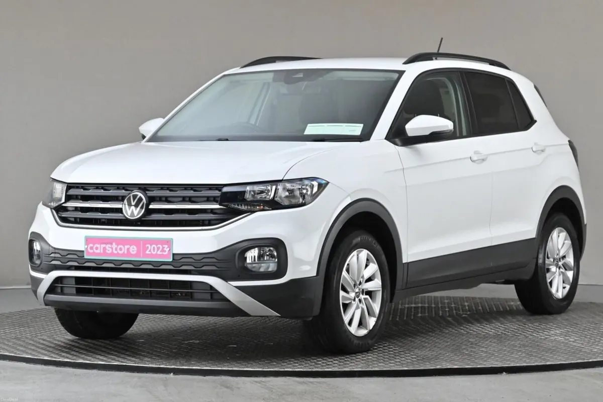 Volkswagen T-Cross 1.0 TSI LIFE 5SPD **DIG DASH**C - Image 3