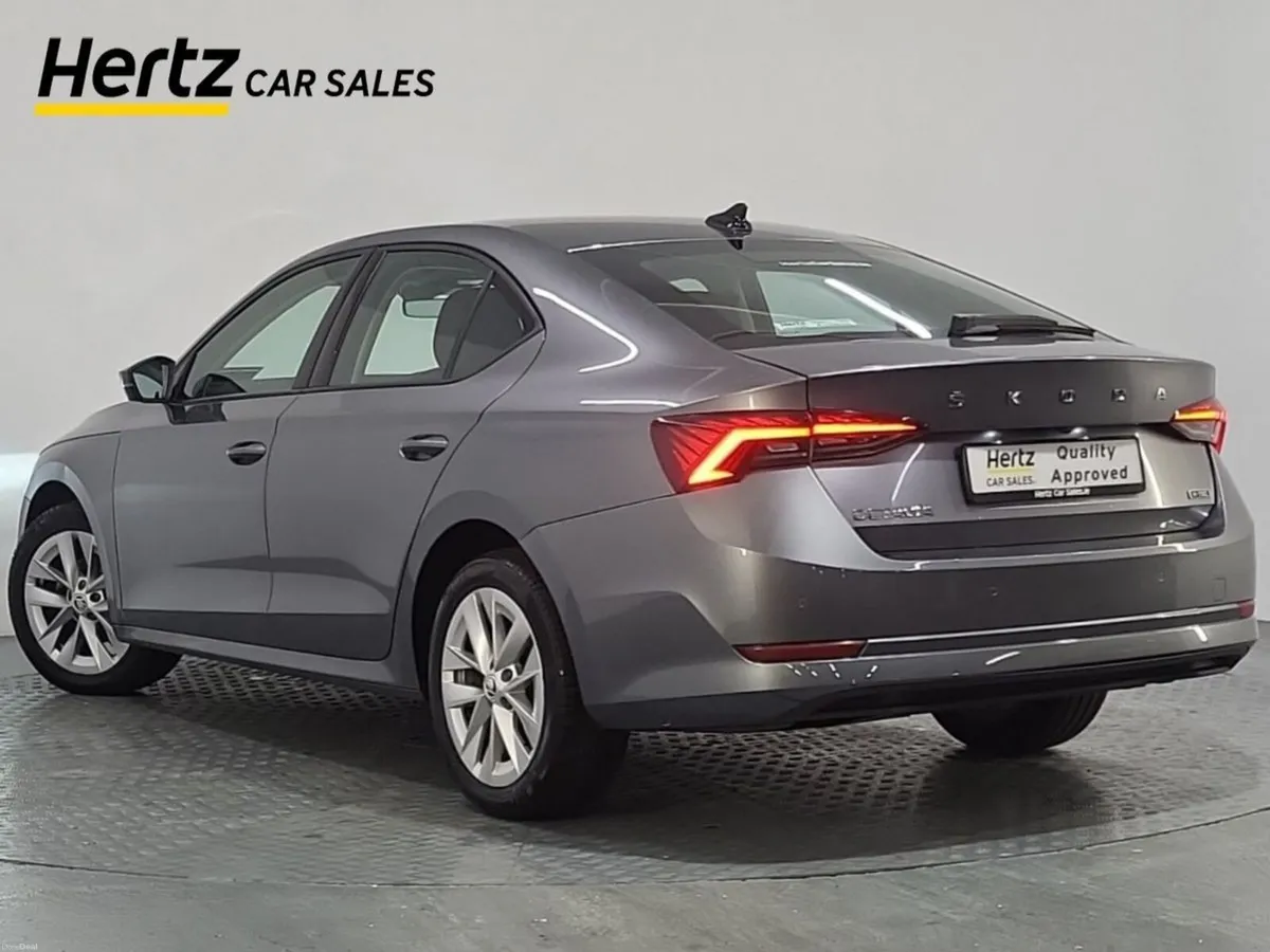 Skoda Octavia AMB Hybrid Automatic - Image 3