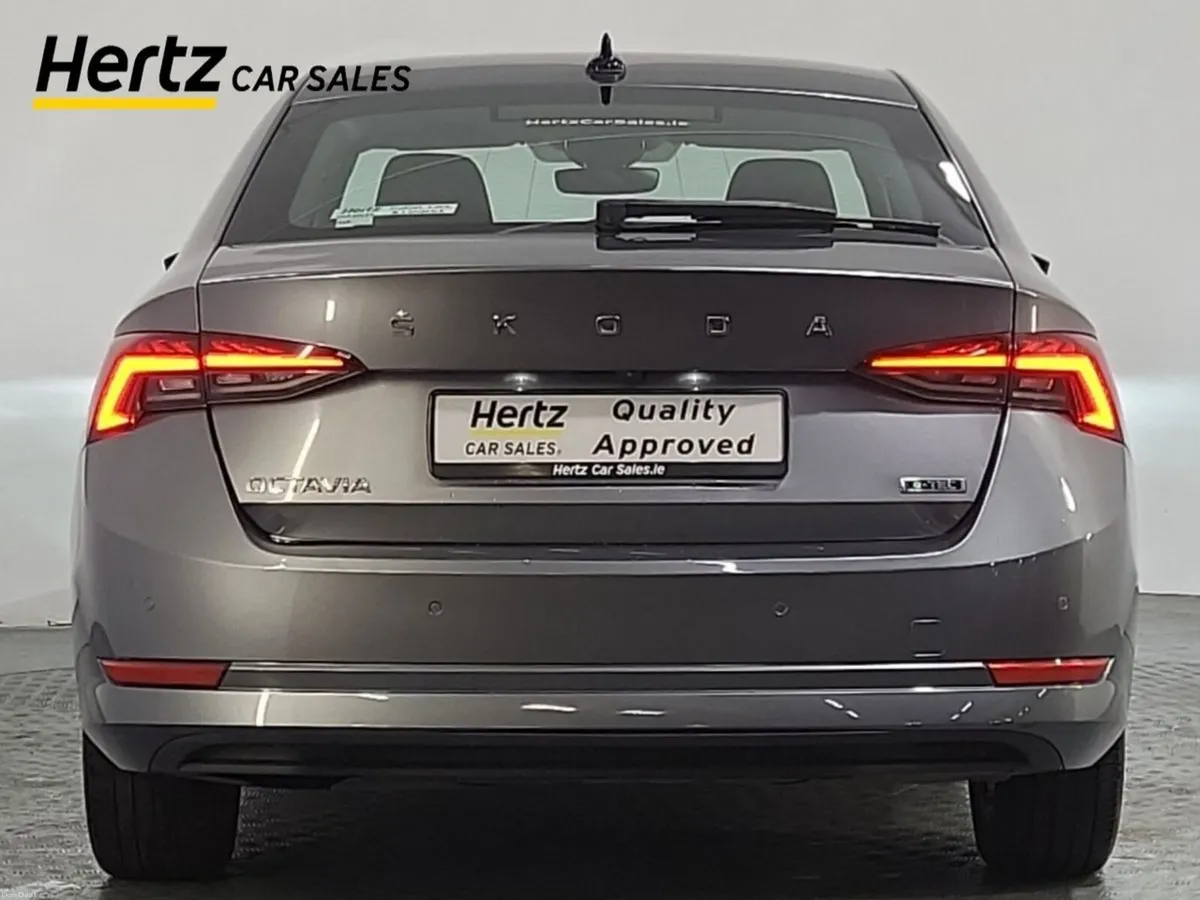 Skoda Octavia AMB Hybrid Automatic - Image 4