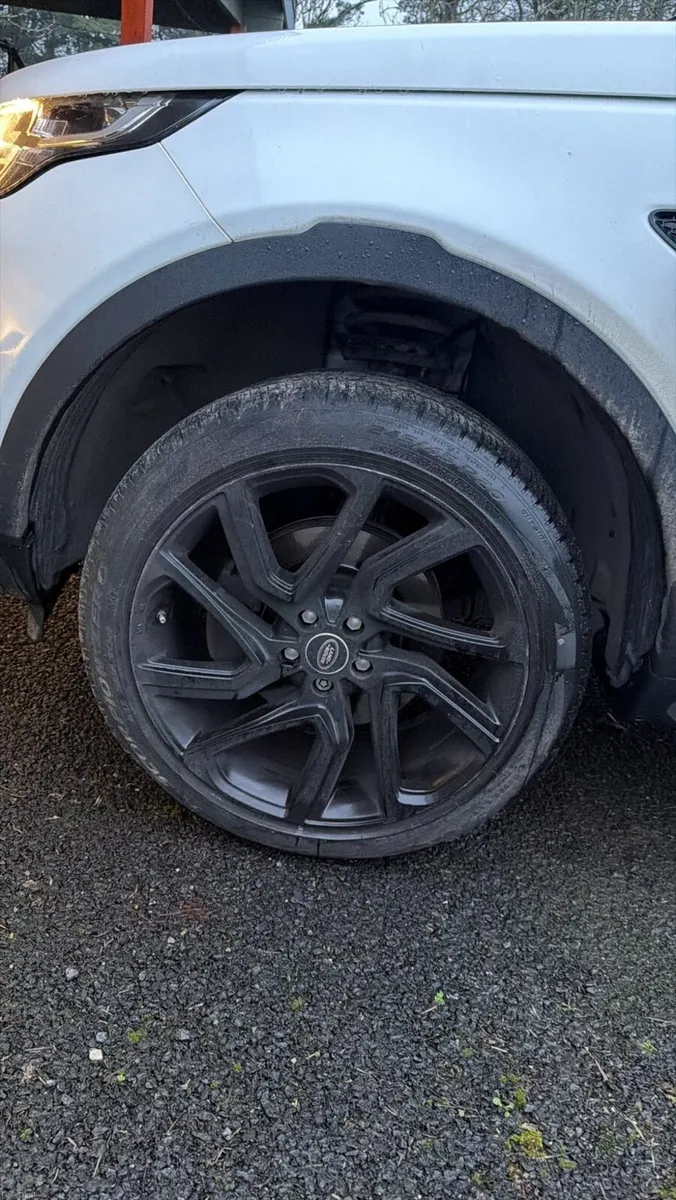 Land Rover Discovery Sport 2016 - Image 3