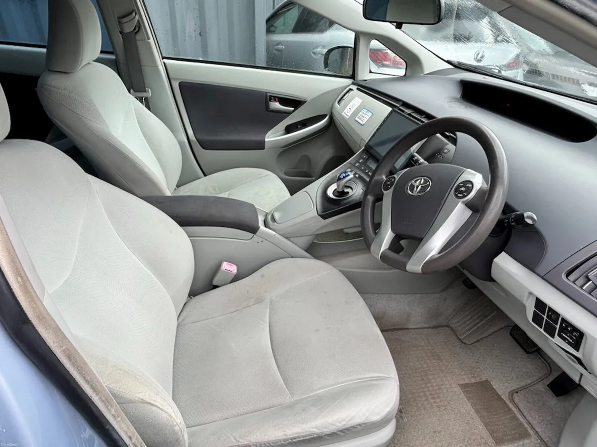 Toyota Prius 2010 Hybrid | Only 68,000 KM - Image 3