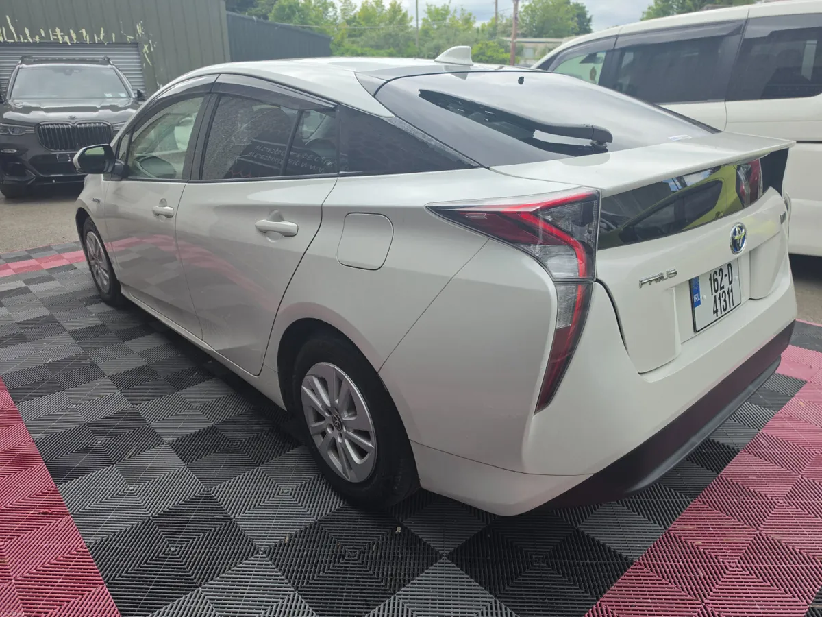 162 TOYOTA PRIUS new NCT 5/28 - Image 2