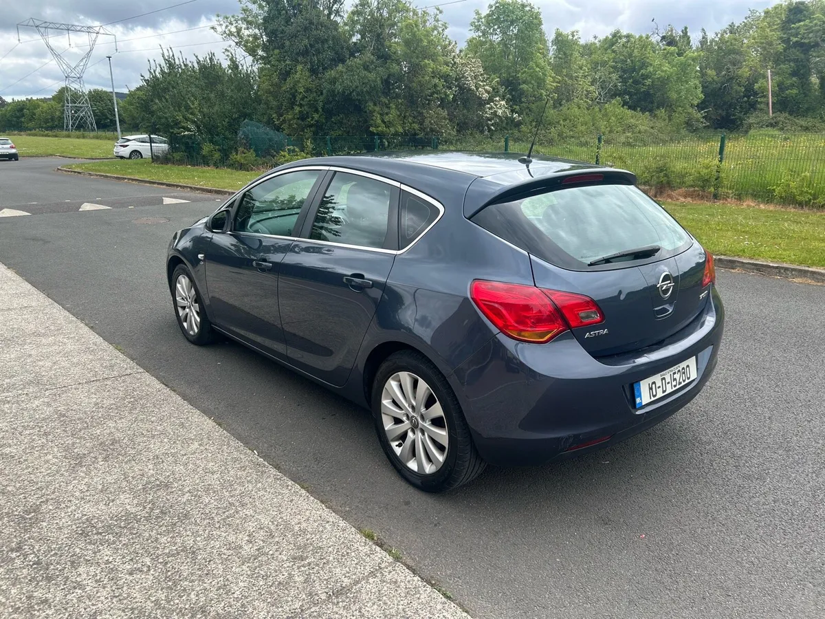 10 OPEL ASTRA ELITE €2,950 NCT 04-27 - Image 4