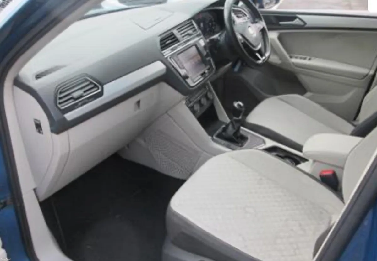 2016 Volkswagen Tiguan - Image 3