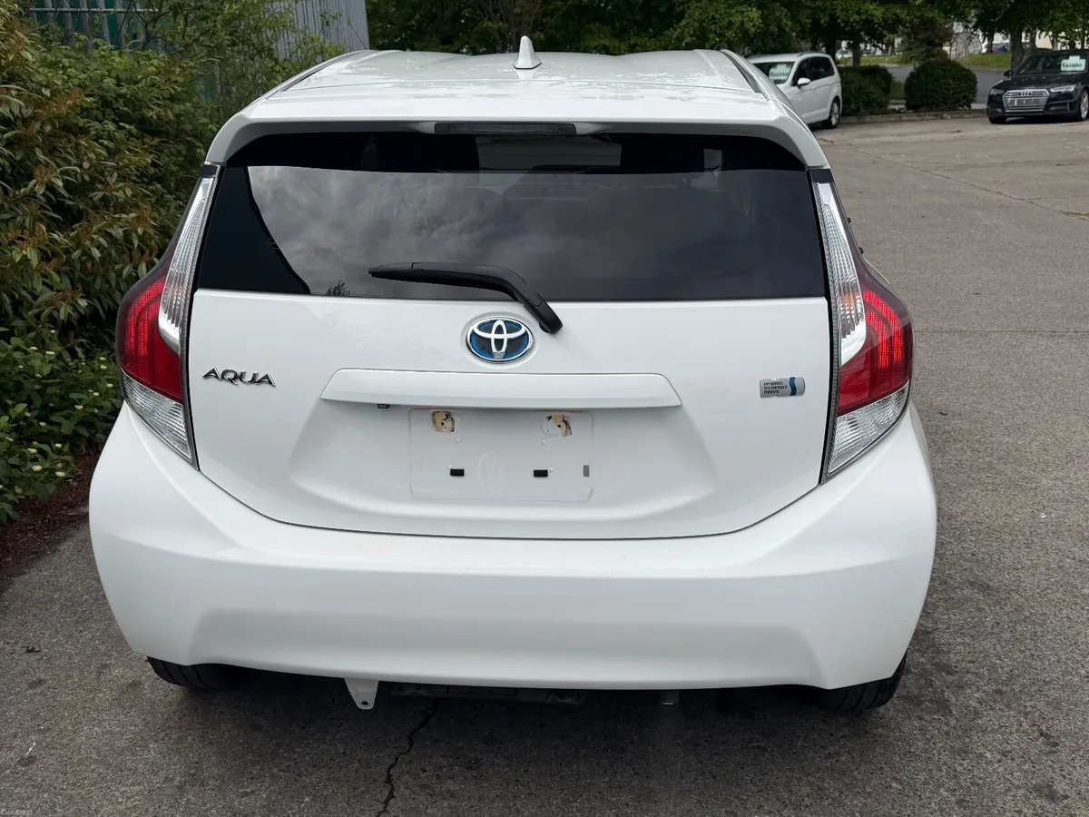 Toyota Aqua 2015 Hybrid - Image 4