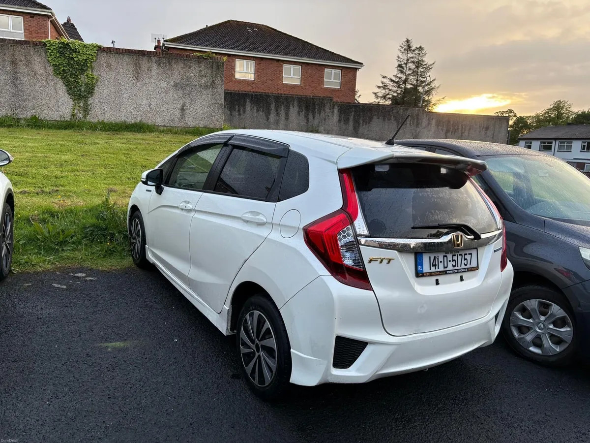 Honda Fit 1.5 hybrid sport - Image 2