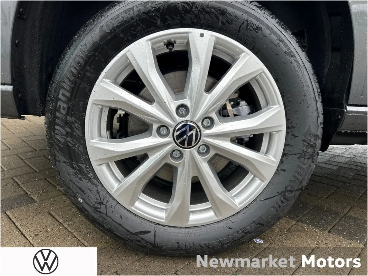 Volkswagen Caddy Maxi Life MAXI SEVEN SEATER HYBRI - Image 4