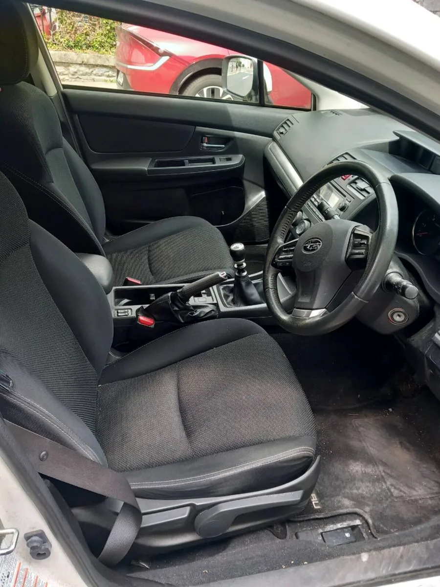 Subaru XV 2012 - Image 2