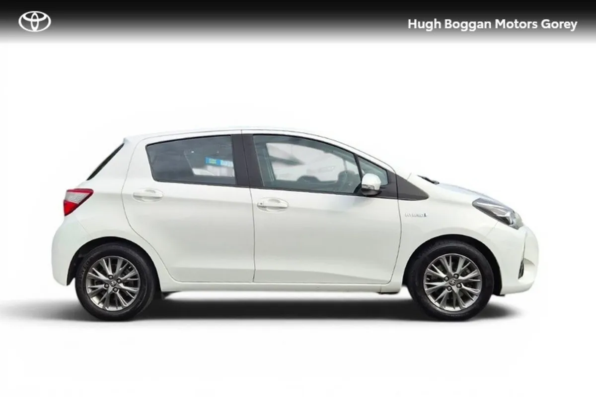 Toyota Yaris YARIS HYBRID 5DR LUNA - Image 3