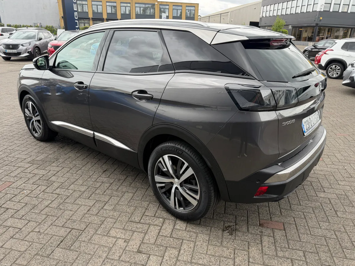 2023 Peugeot 3008 Allure leather - Image 6