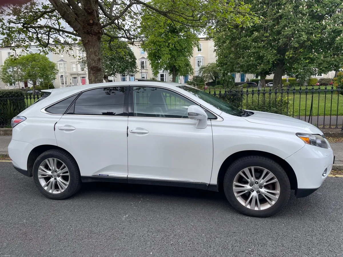 2010 Lexus RX450h - Image 2