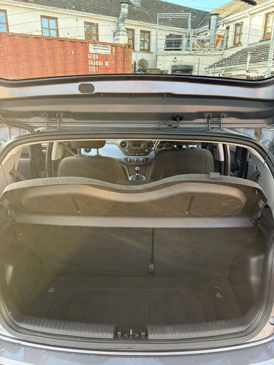 Car - Image 4