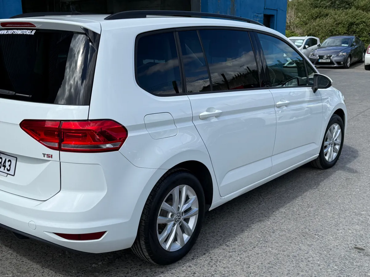 2016 Volkswagen Touran 7 seater Automatic - Image 4