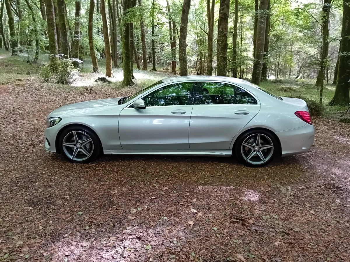 151 MERCEDES C220 CDI AUTO  AMG LINE  4 DOOR - Image 4