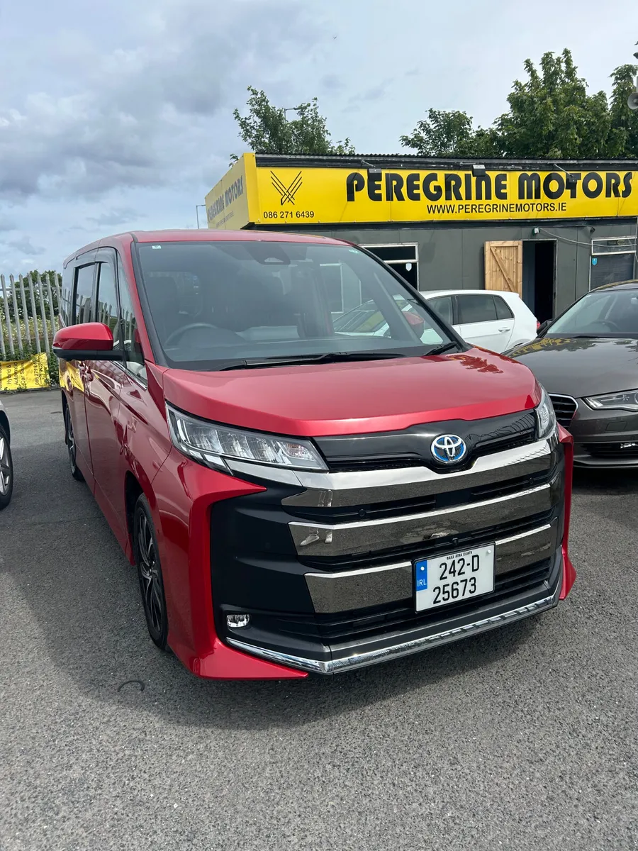 Toyota Noah 2024 7 Seater - Image 2