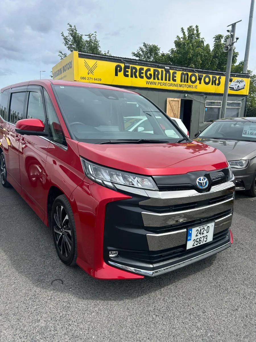 Toyota Noah 2024 7 Seater - Image 1
