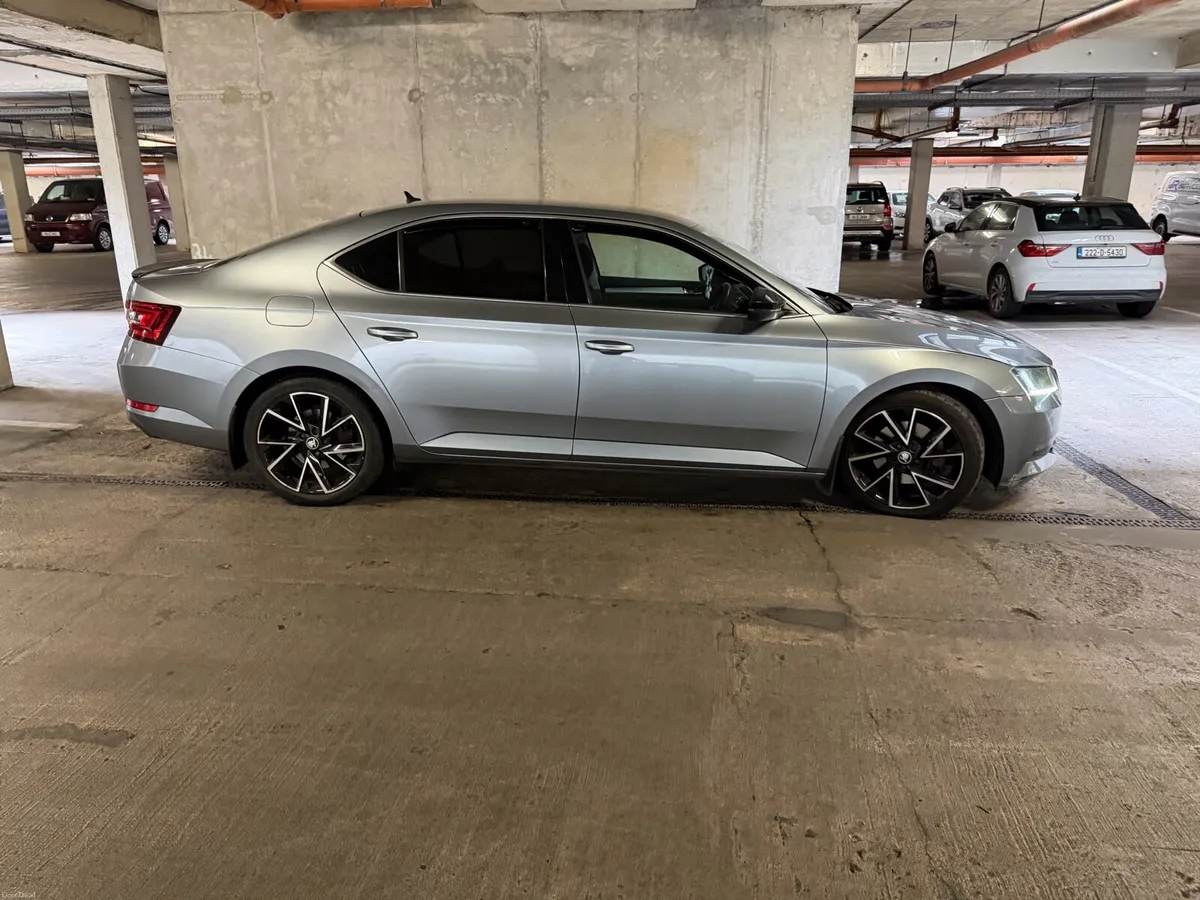 Skoda superb automatic - Image 1
