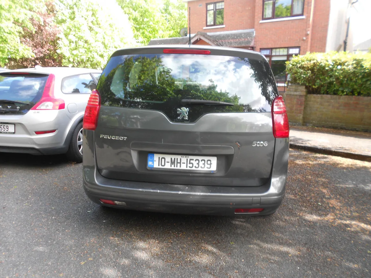 Peugeot 5008 AUTOMATIC 2010 - Image 3