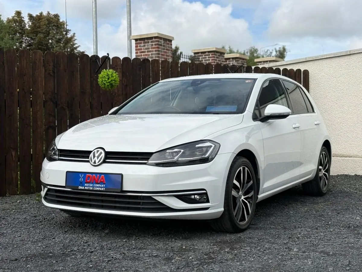 Volkswagen Golf HIGHLINE - SUPER LOW KMS - Image 3