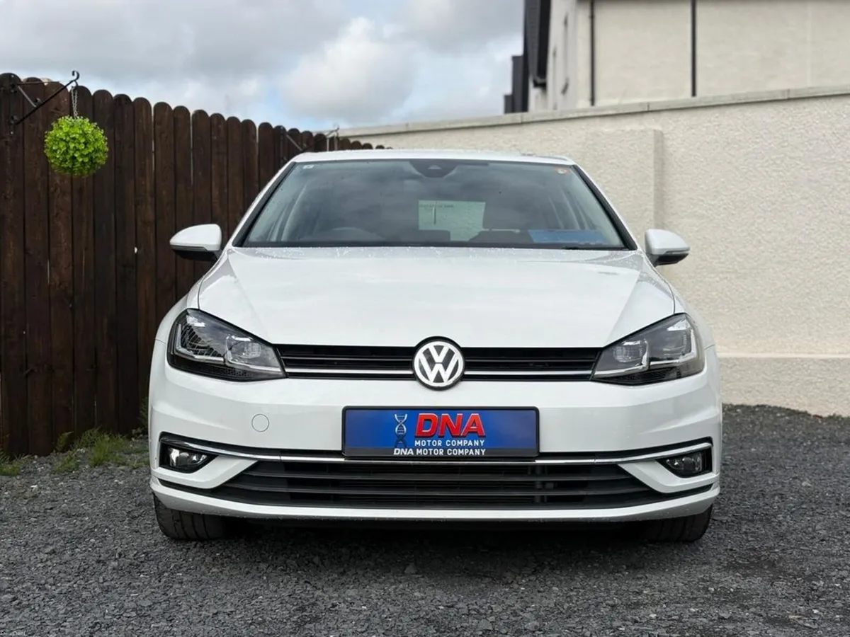 Volkswagen Golf HIGHLINE - SUPER LOW KMS - Image 2