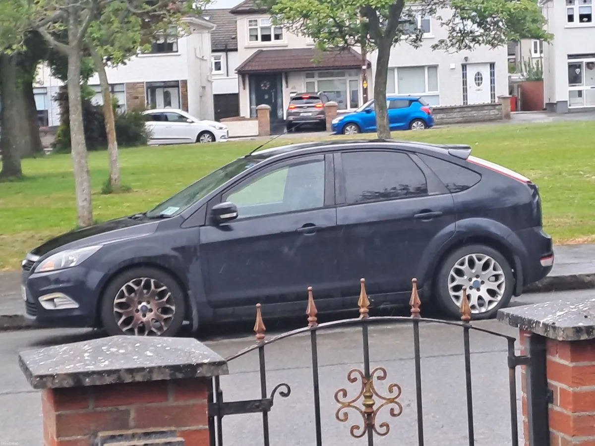Ford Focus 2011 - Image 1