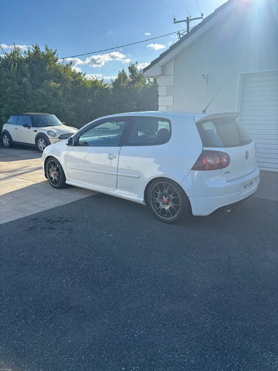 Volkswagen Golf GTI - Image 3