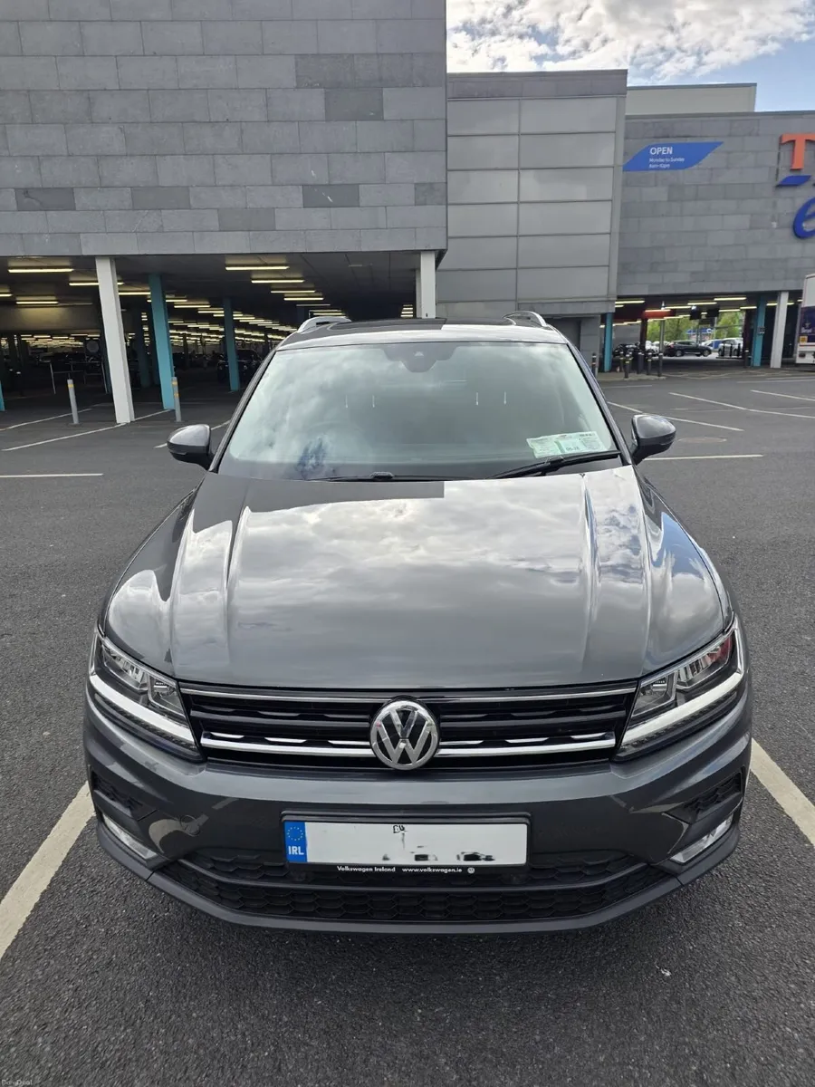 Volkswagen Tiguan 2017 - Image 2