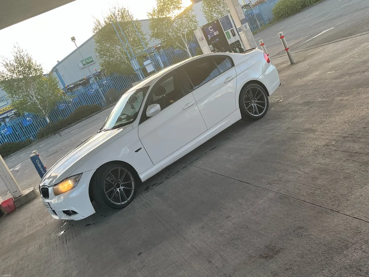 BMW 320d - Image 2