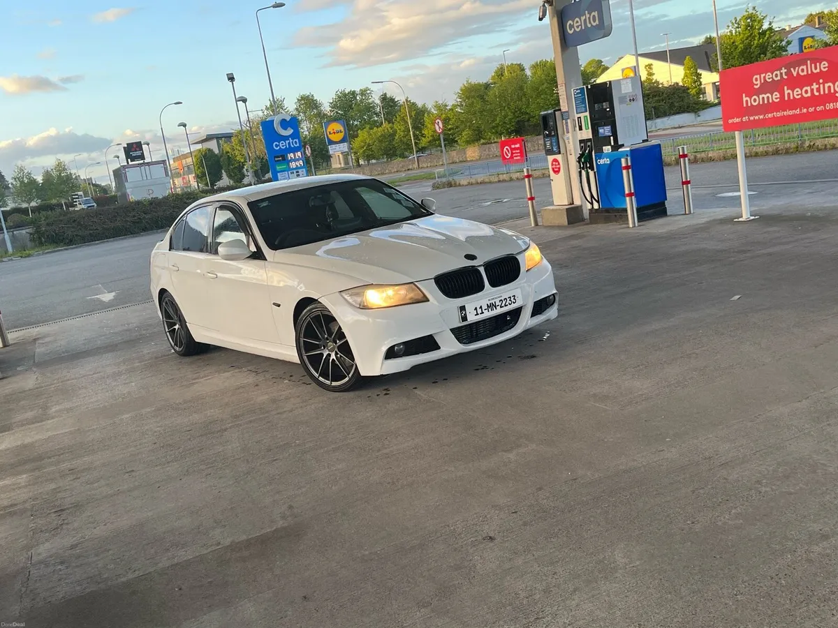 BMW 320d - Image 1