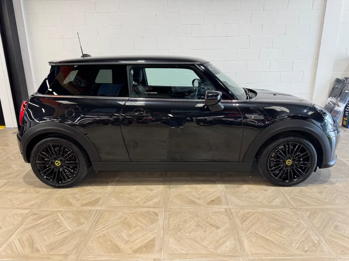Mini Cooper S 2024 Electric - Image 2