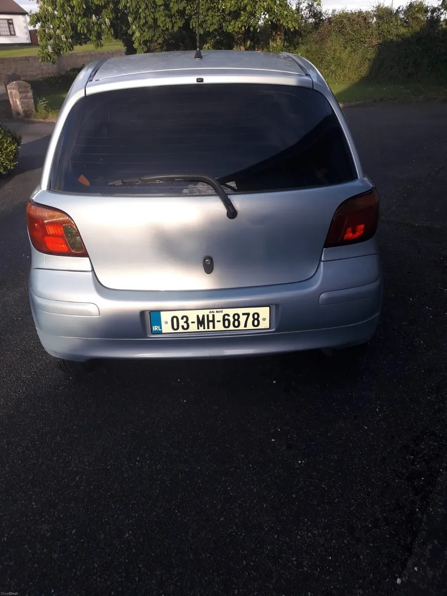 03 TOYOTA YARIS 1LT PETROL €1750 - Image 1