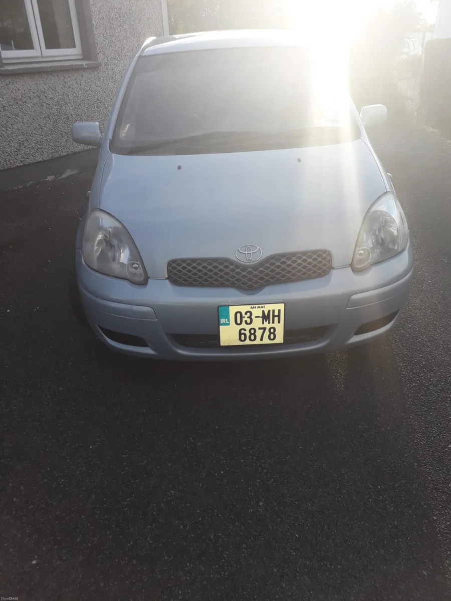 03 TOYOTA YARIS 1LT PETROL €1750 - Image 4