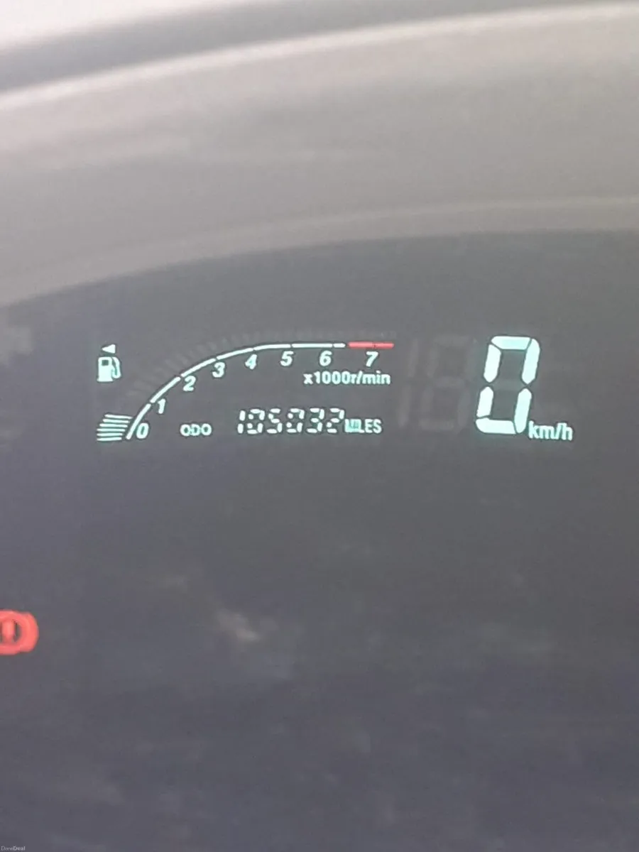 03 TOYOTA YARIS 1LT PETROL €1750 - Image 2