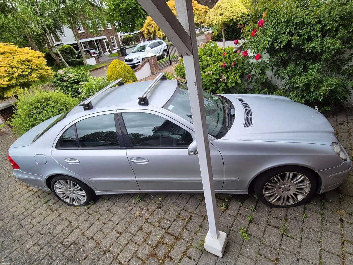Mercedes-Benz E-Class 2006 - Image 1