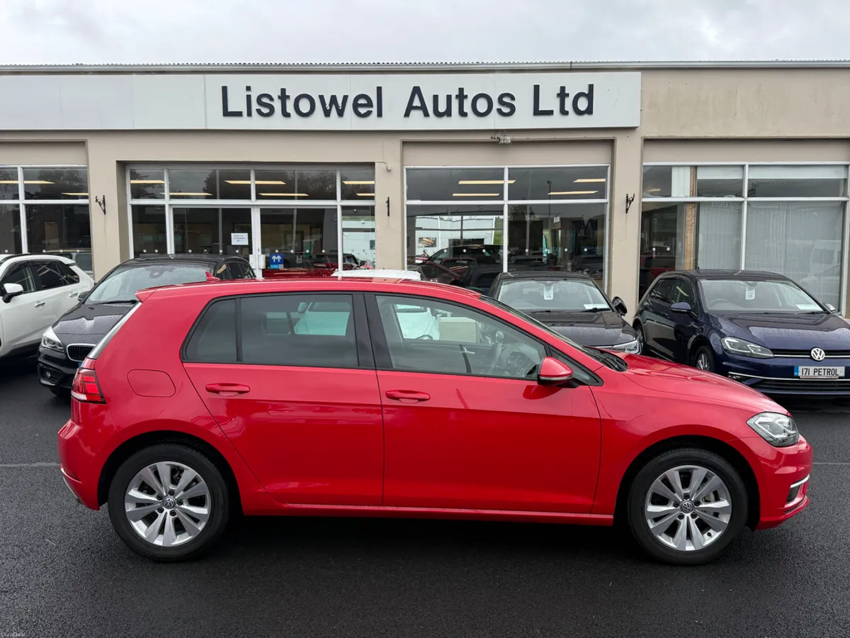 181 VW GOLF COMFORTLINE 1.2 PETROL AUTOMATIC - Image 1